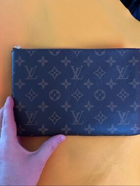 Louis Vuitton medium key pouch